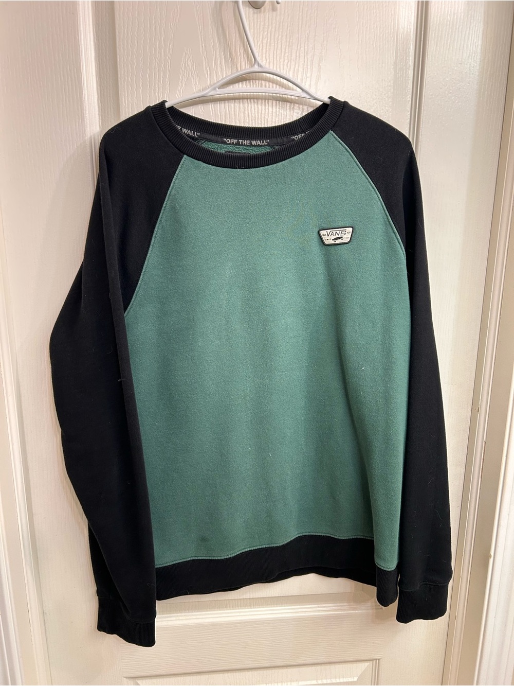 Vans Men’s Black & Green Raglan Crewneck Sweatshirt